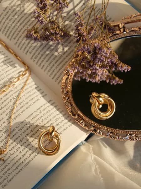 Jewellery and Book.webp